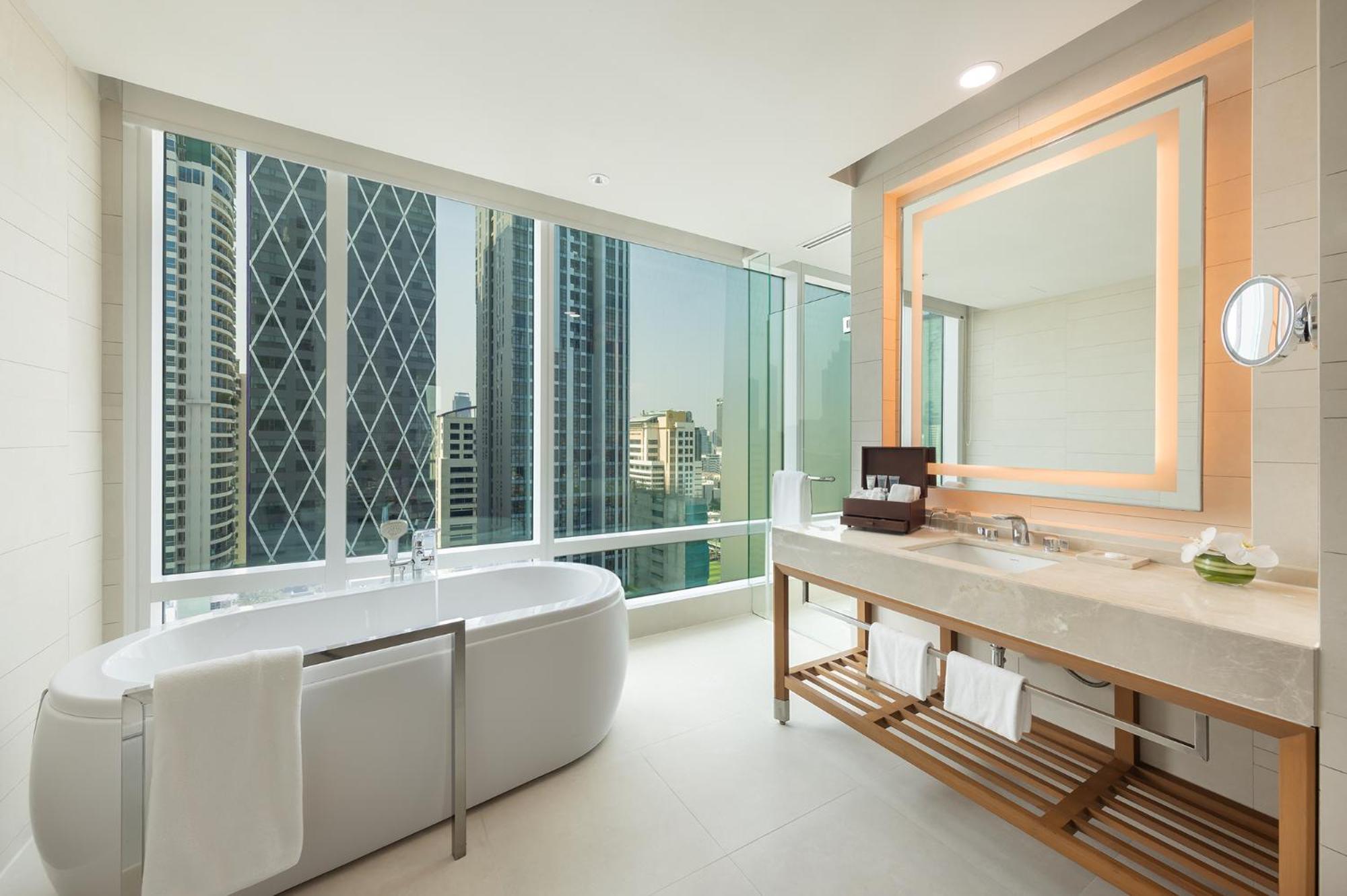 Executive Deluxe Double Room Lounge Access